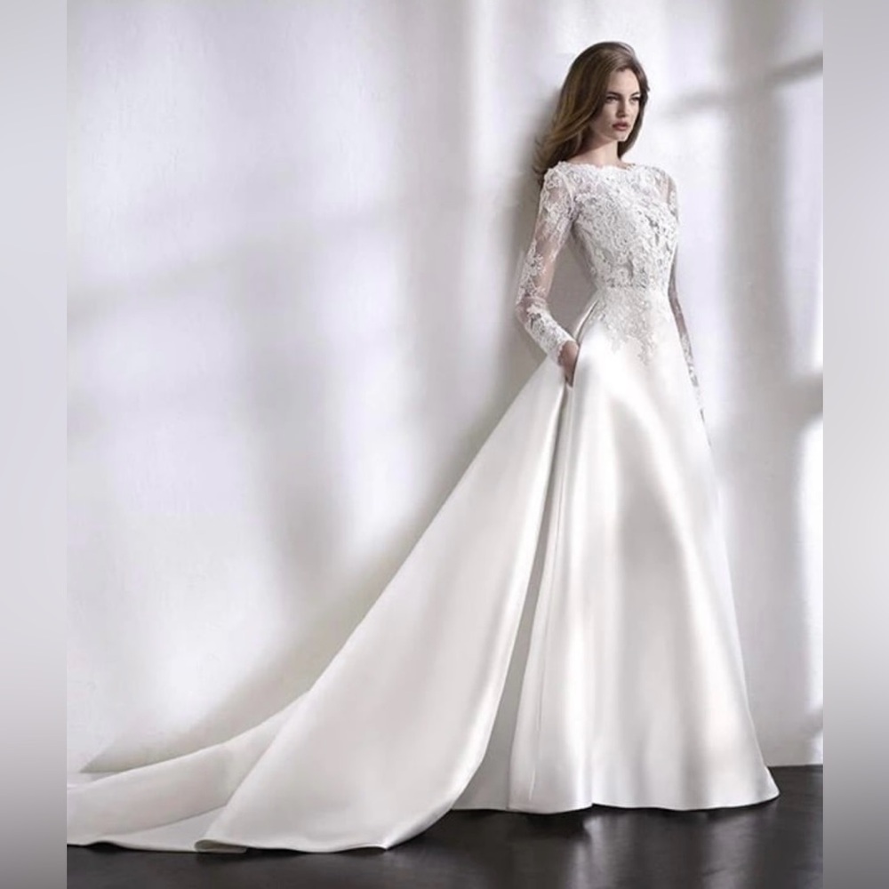 Pronovias Lionela St Patrick Wedding Dress - Off White